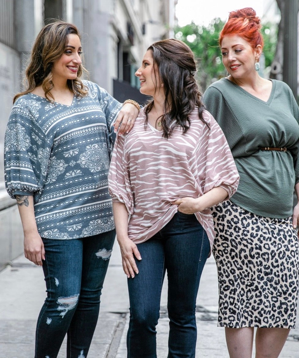 LuLaRoe Renee Top - Flirty Statement Blouse (Size M)