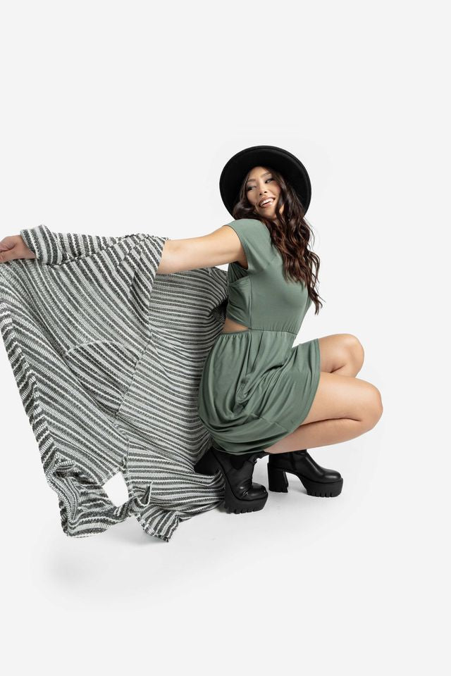 LuLaRoe Alicia Cross Back Dress - Raglan Cap Sleeve Pockets (Sizes XXS-3XL)